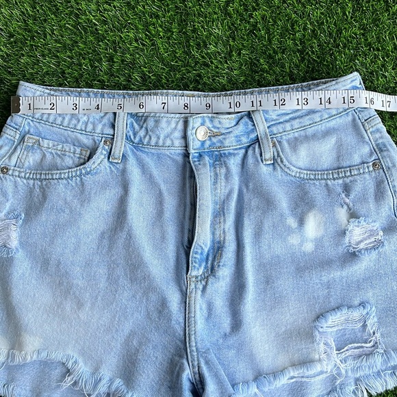 FOREVER 21 Cut Off Denim Shorts size 31 - Picture 2 of 6
